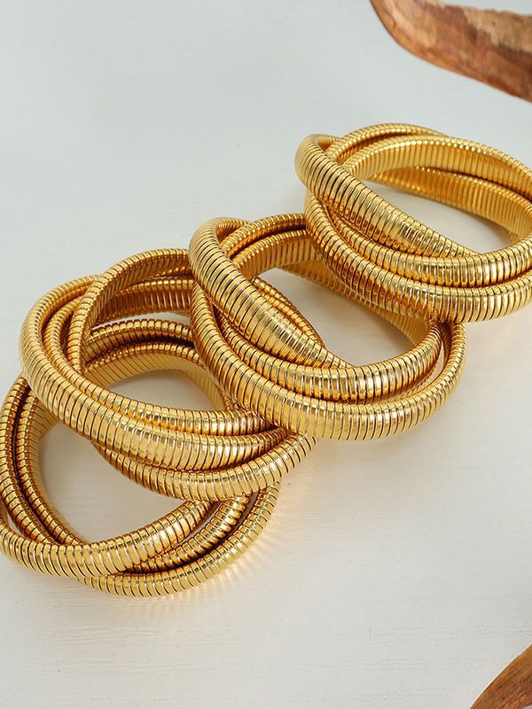 Coil Bracelet – 18K Gold Plated | Stainless Steel | Waterproof, Anti-Tarnish & Hypoallergenic