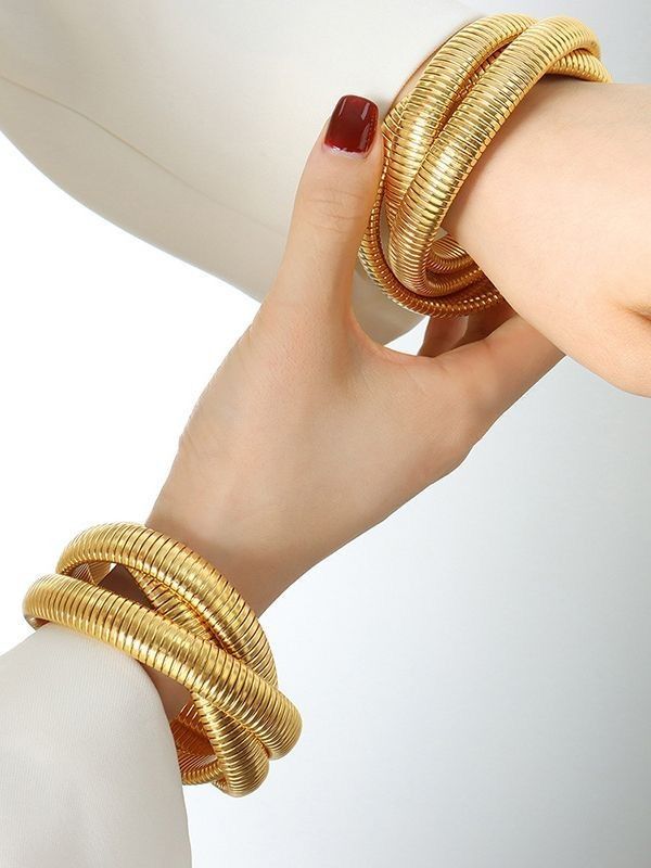 Coil Bracelet – 18K Gold Plated | Stainless Steel | Waterproof, Anti-Tarnish & Hypoallergenic
