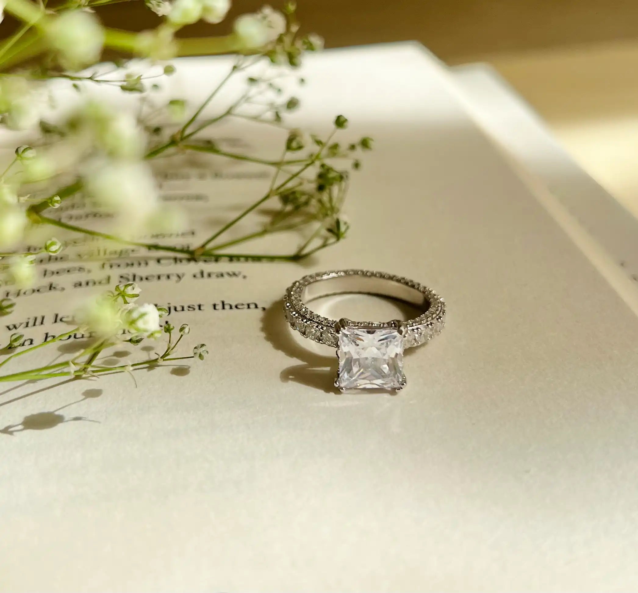 Sheen Ring – Solitaire-Inspired Pure Silver Ring