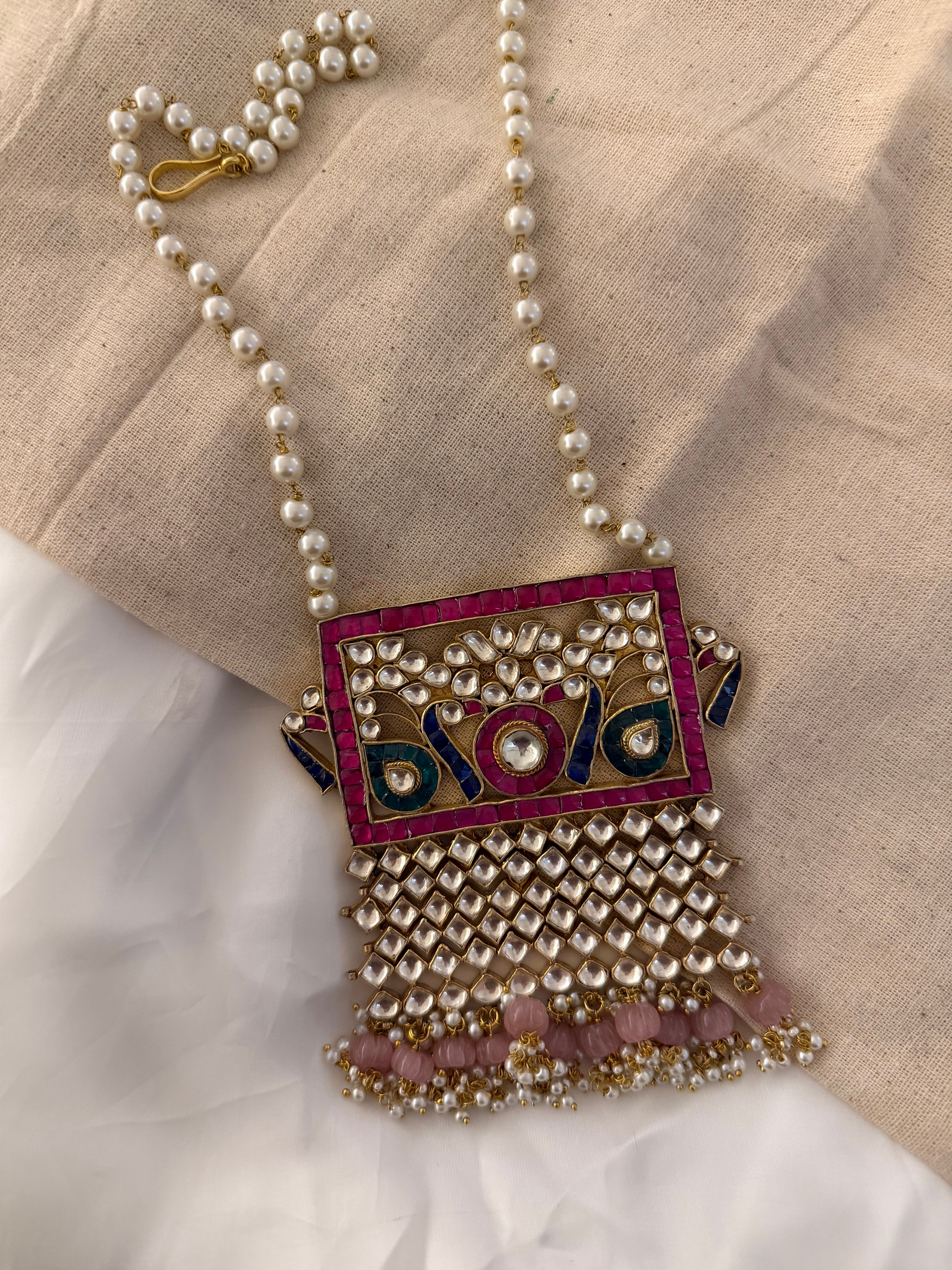 Gulnaar Pachi Kundan Pearl Pendant Necklace