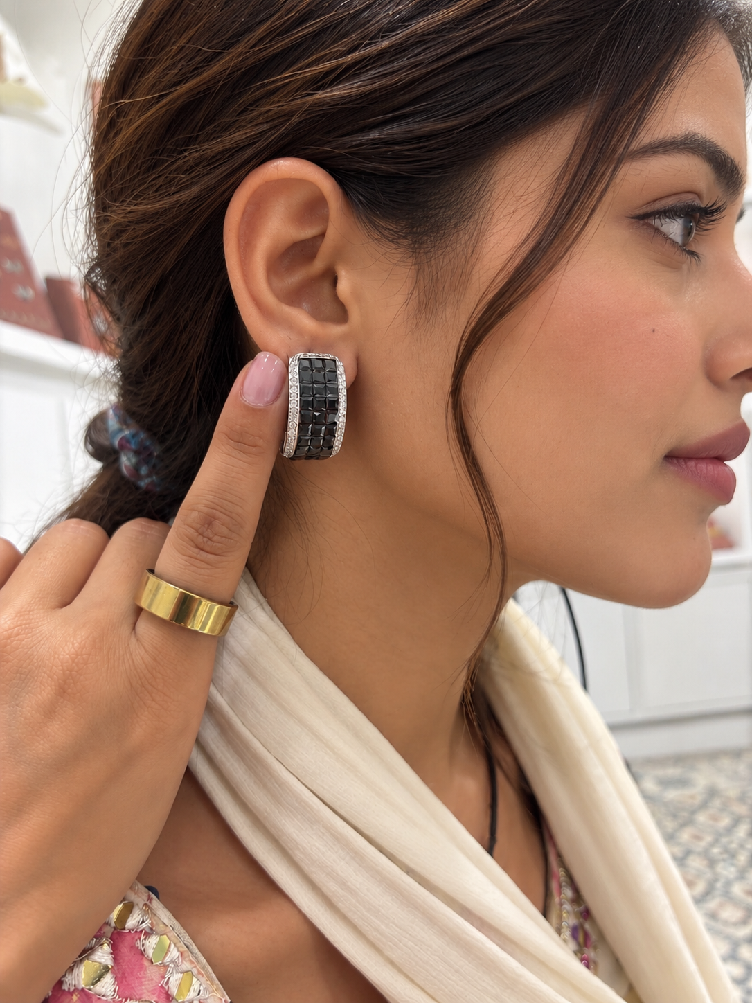 Sunehri loop Earrings