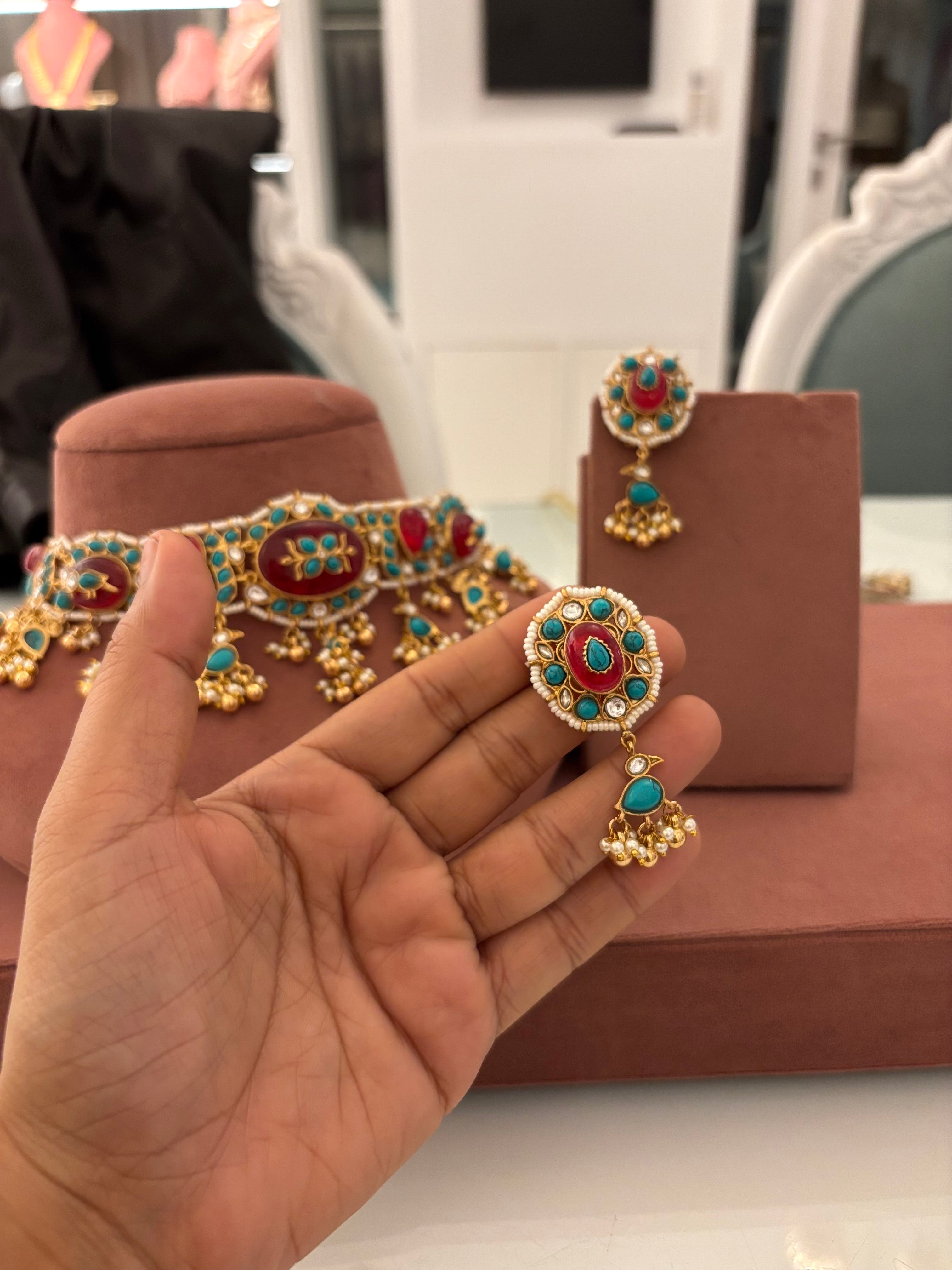 Ishq Heirloom choker set