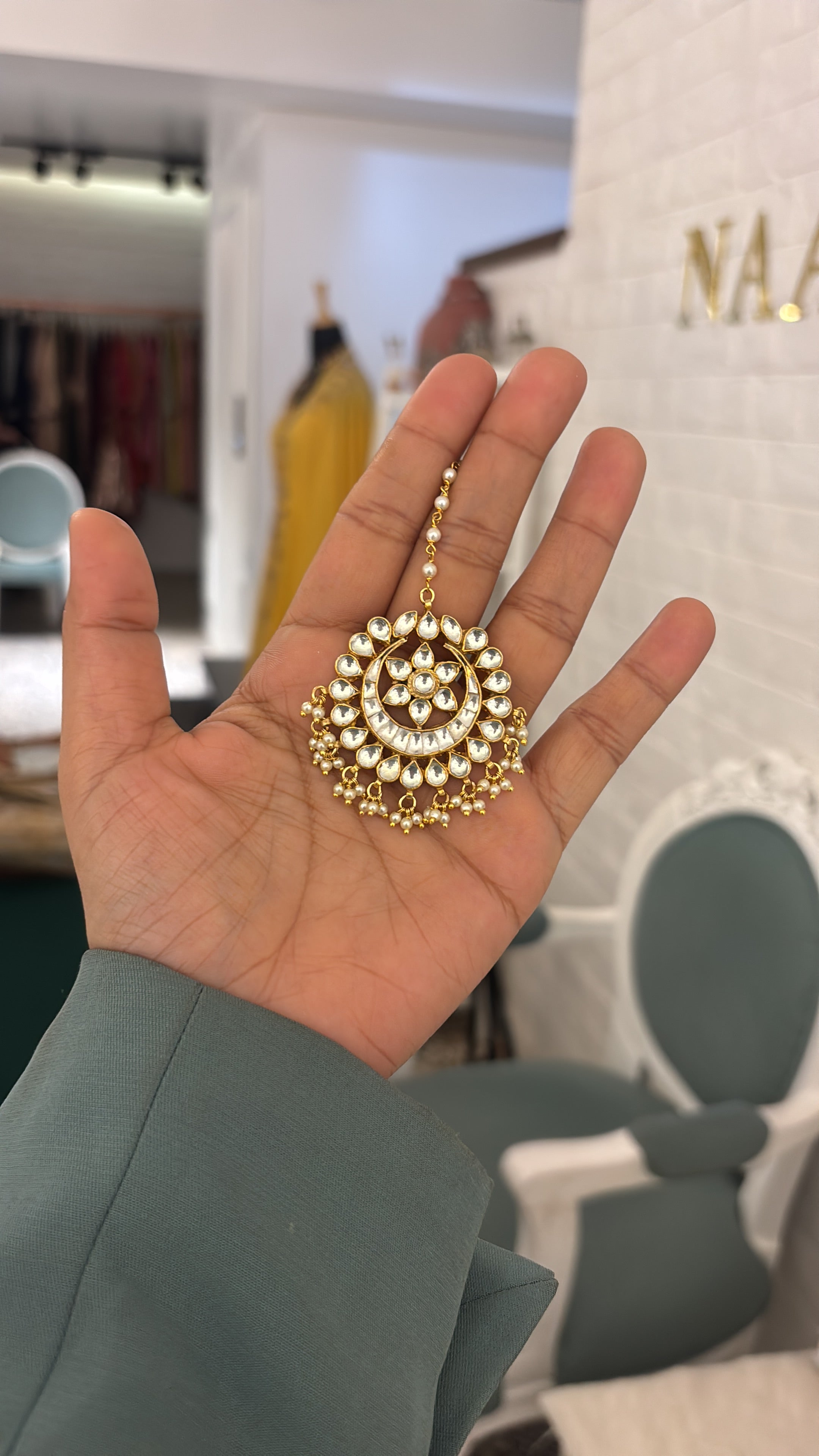 Zehra (S) Kundan maangtikka