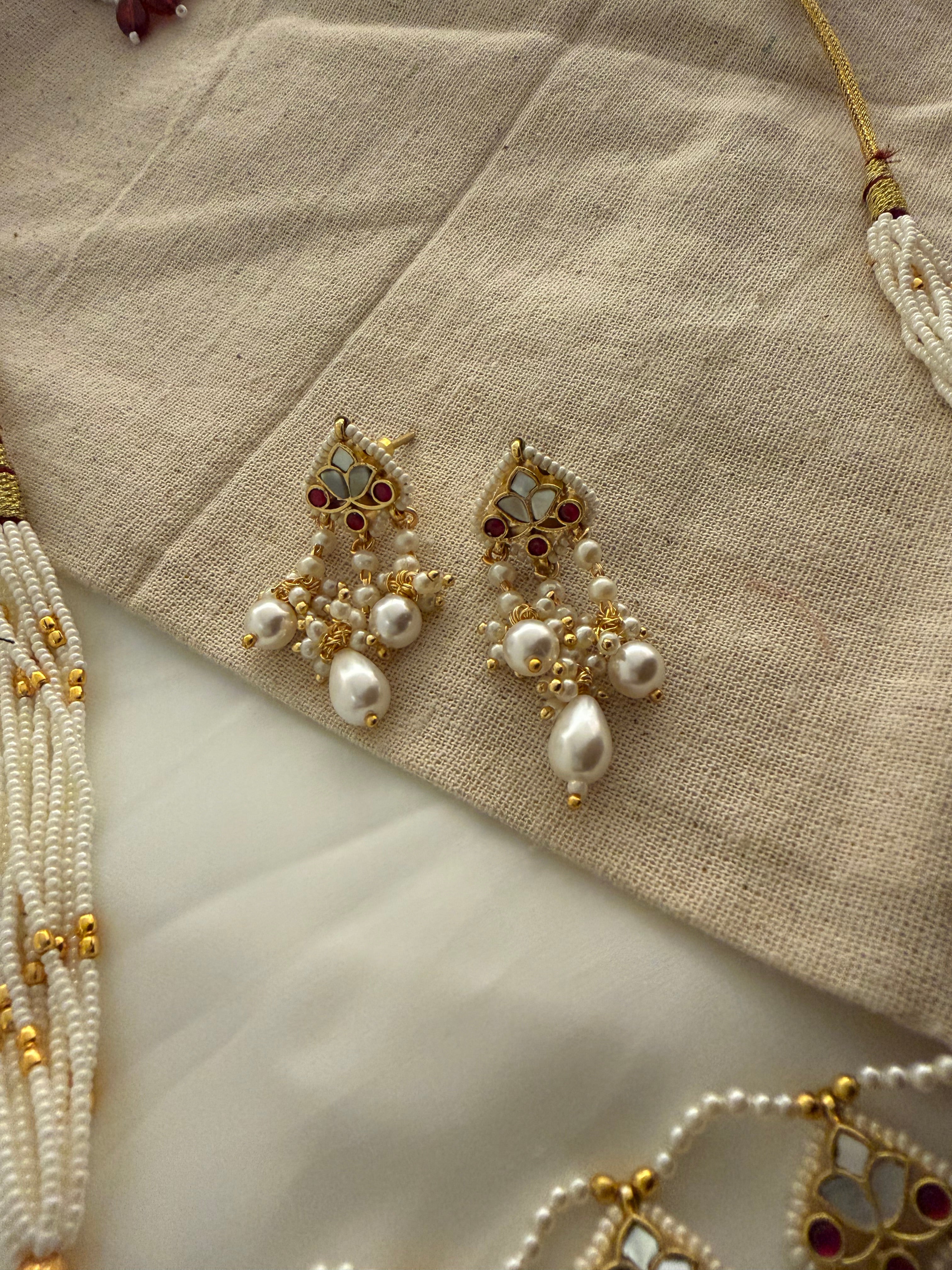 Rangrez Pearl Pachi Kundan Necklace Se