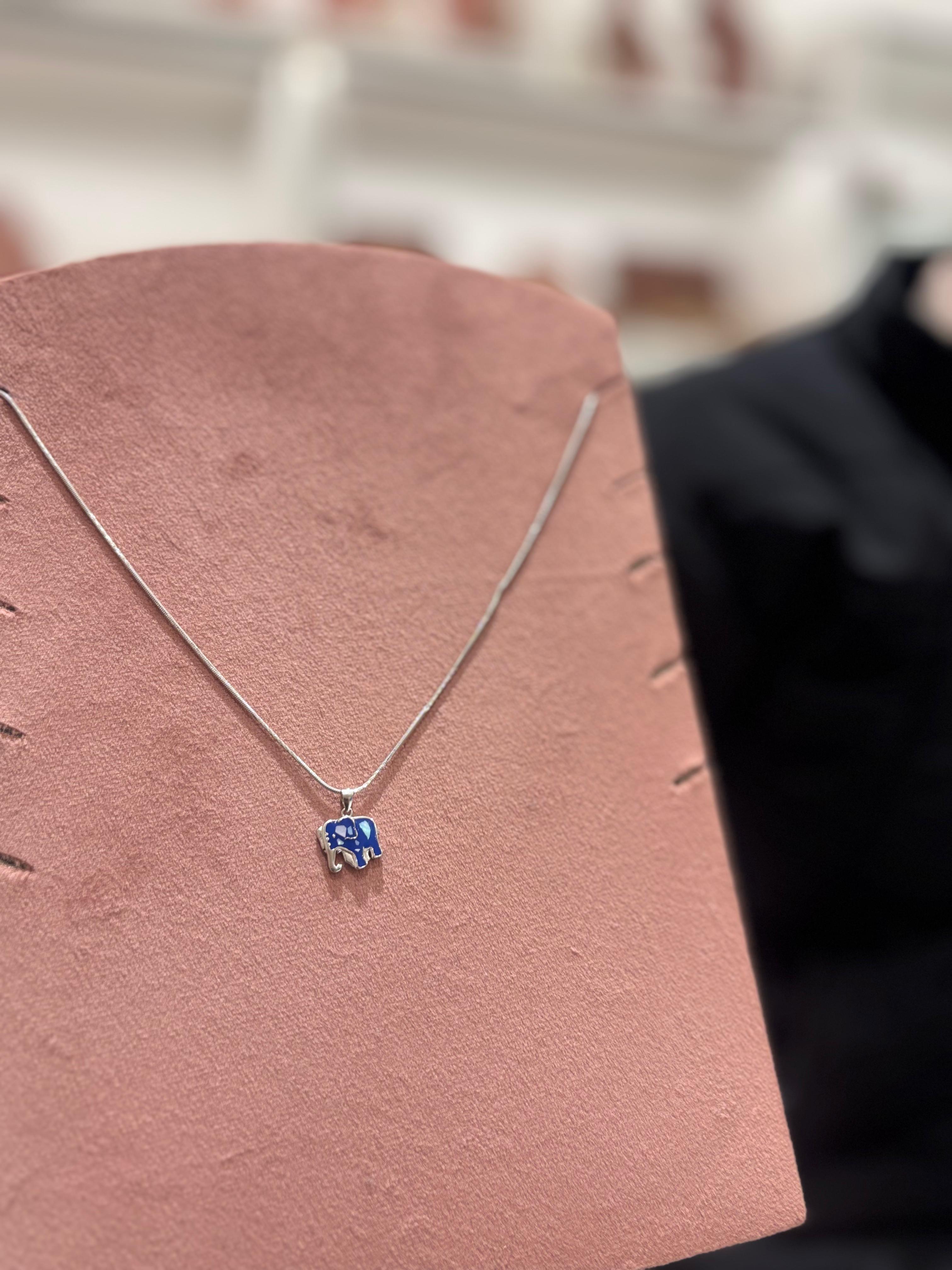 Avoria Green Pearl Set – Pure Silver Studs & Pendant with Chain