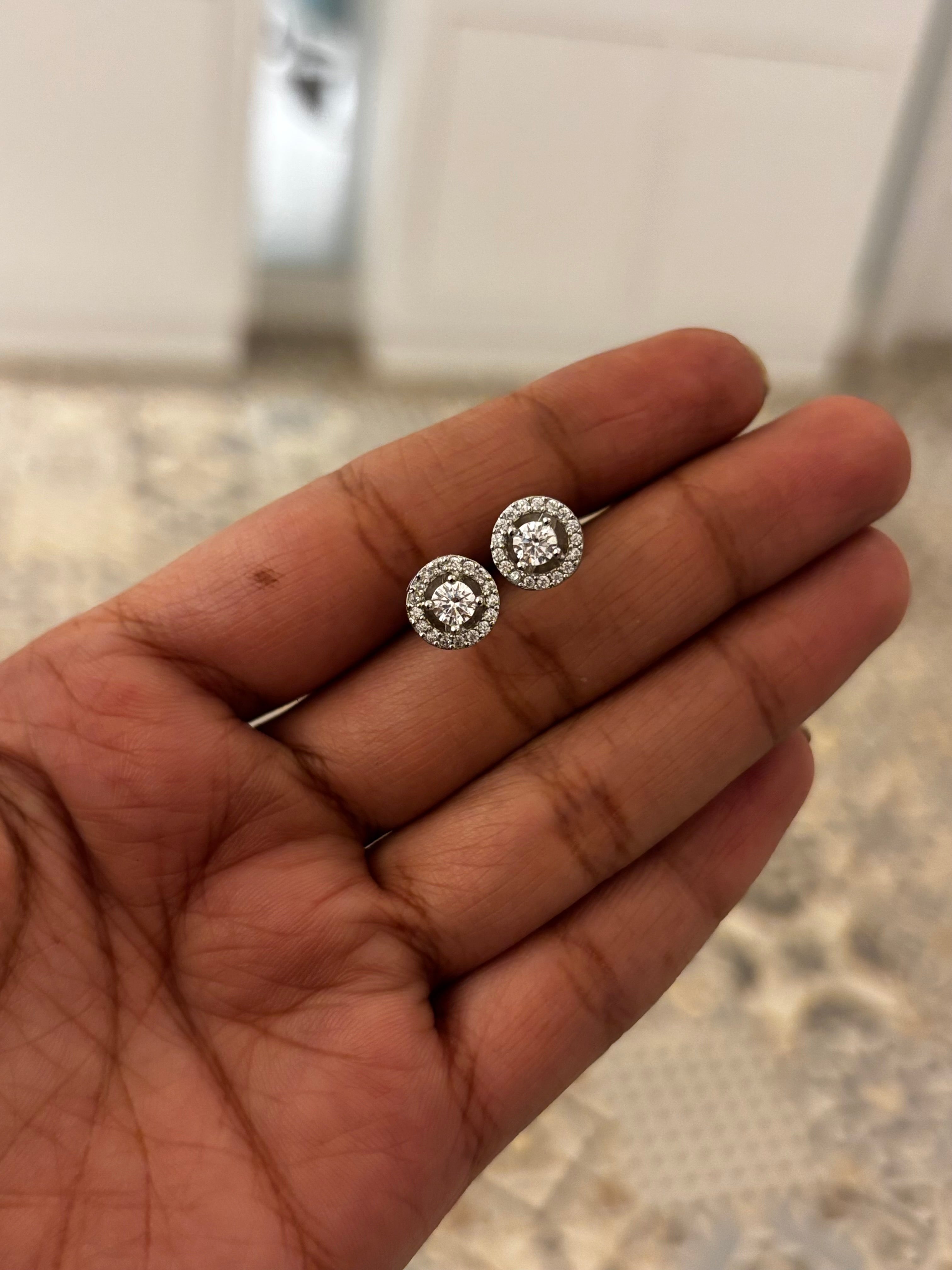 Elvara Solitaire Shine Studs – Classic Diamond‑Look Everyday Earrings