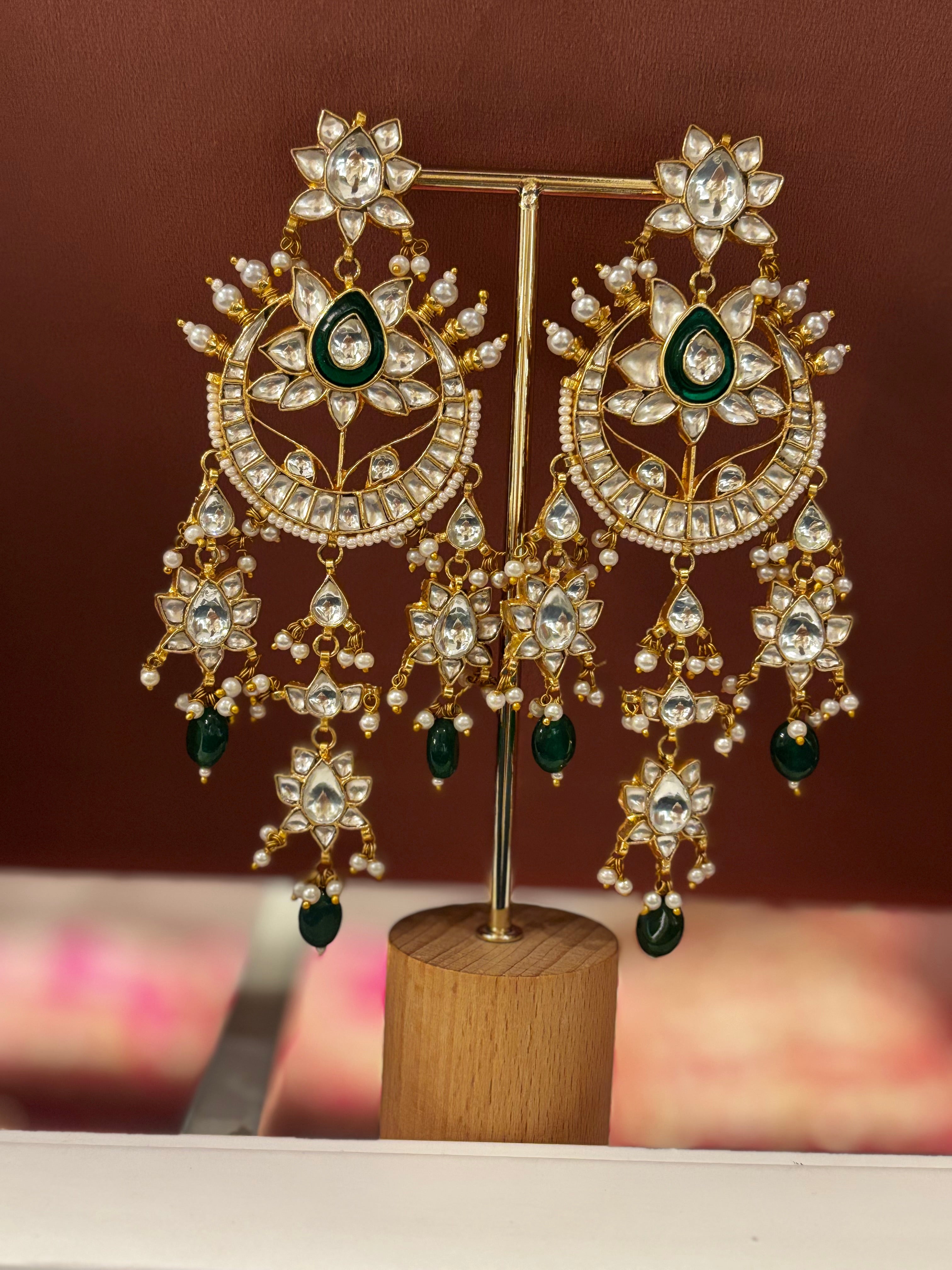 Mehrunisa Emerald Pachi Kundan Chandeliers