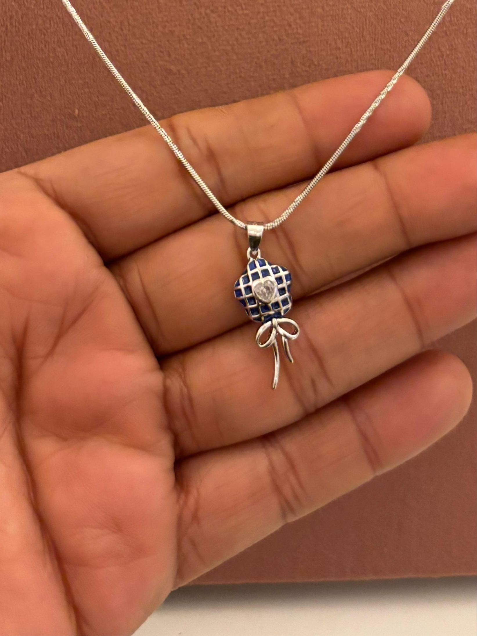 Florina Bloom Pendant Set with chain