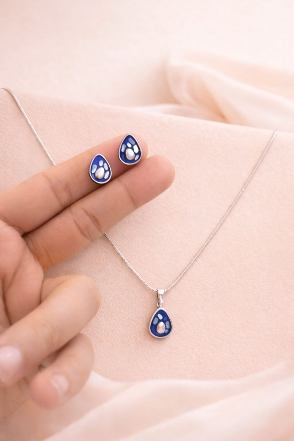 Avoria Green Pearl Set – Pure Silver Studs & Pendant with Chain