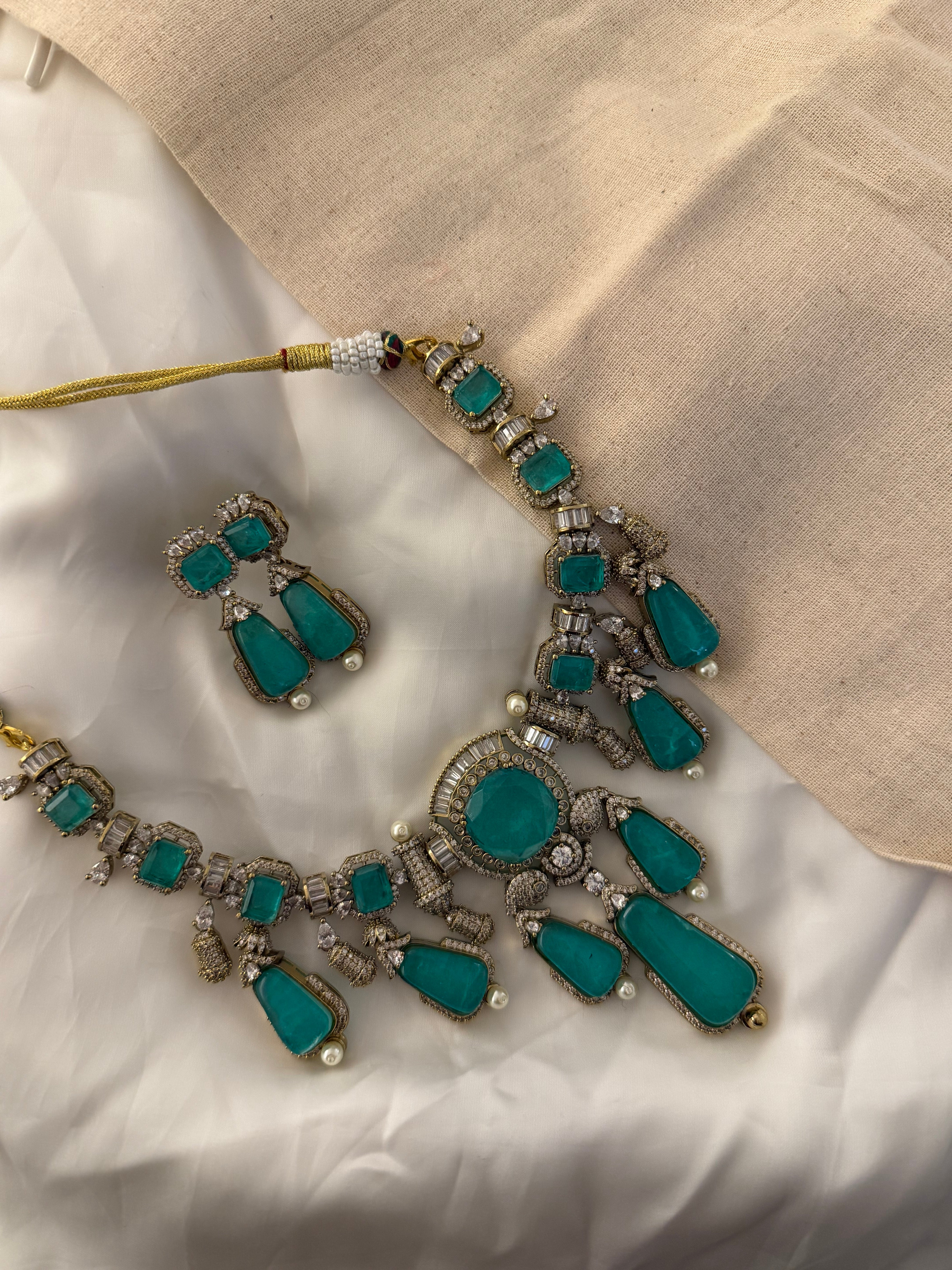 Zarmina Victorian Turquoise Statement Necklace Set