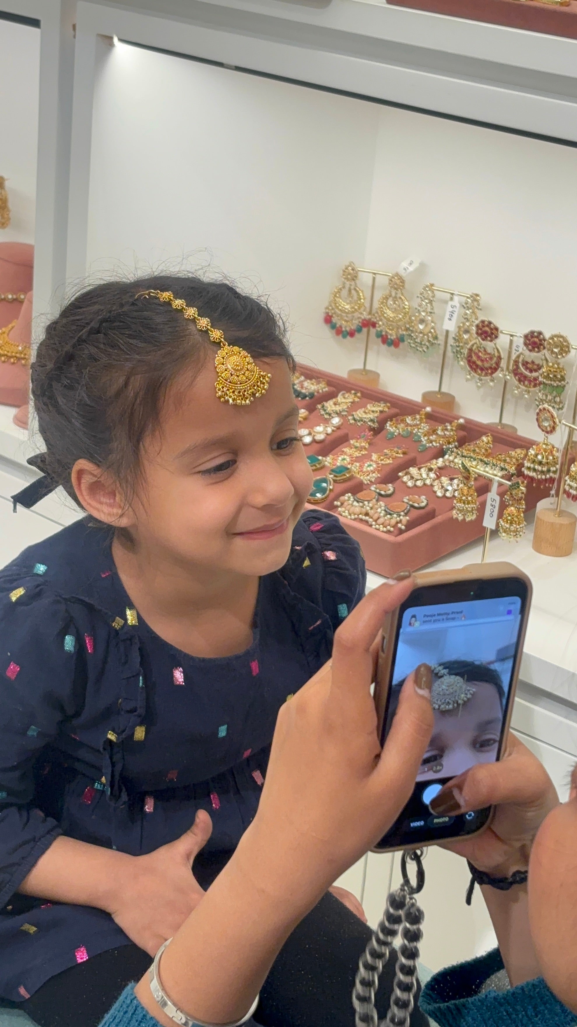 ✨ Suhani Mini Gold Tikka – Elegant Minimal Forehead Jewellery