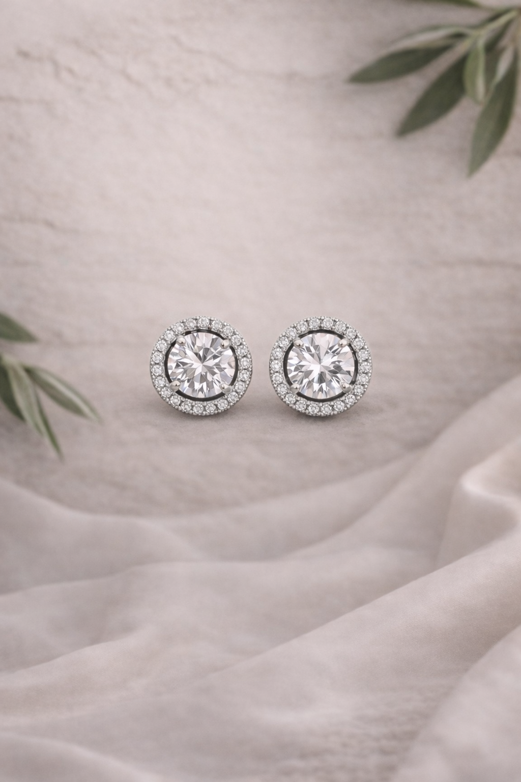 Elvara Solitaire Shine Studs – Classic Diamond‑Look Everyday Earrings