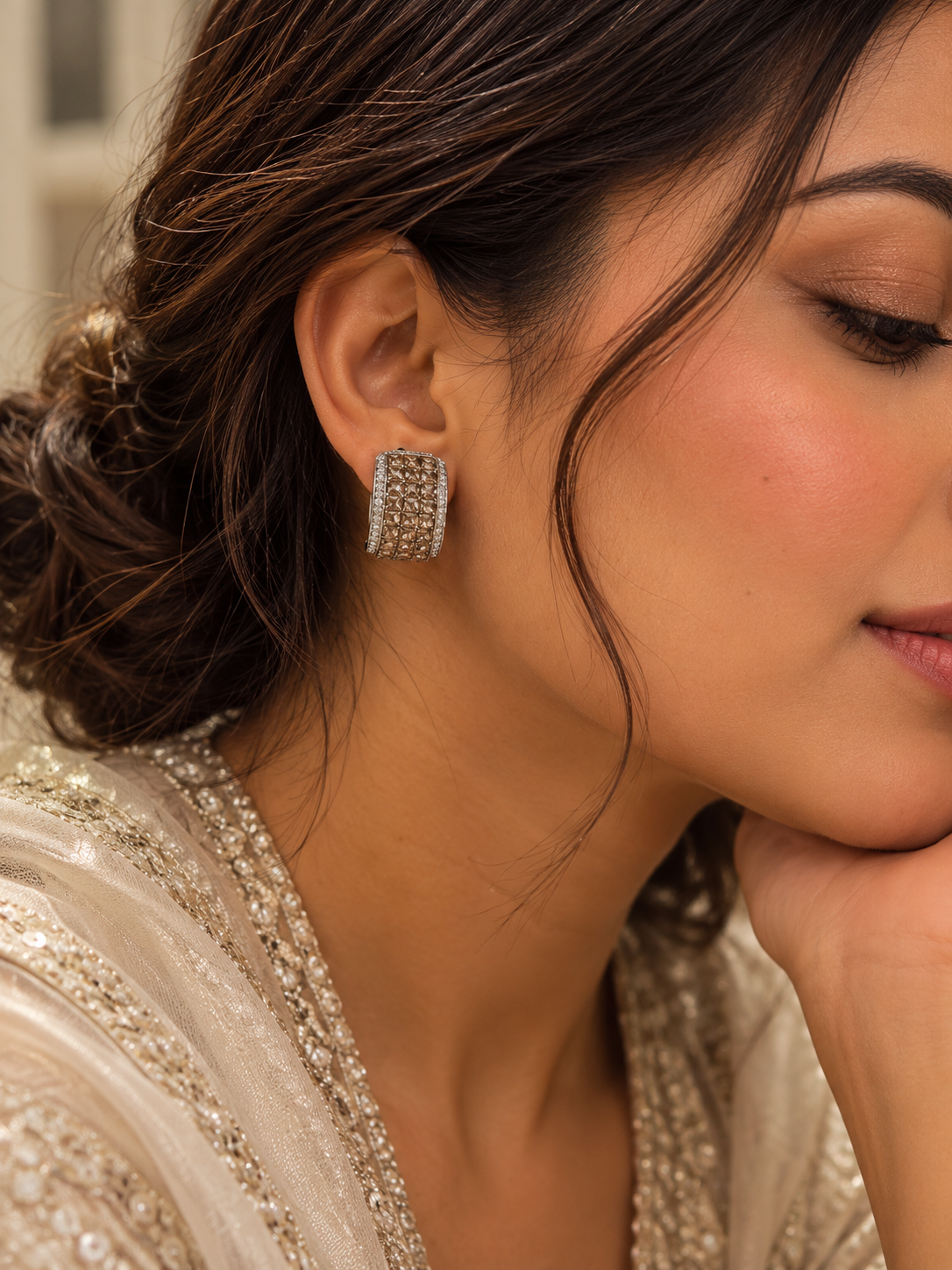 Sunehri loop Earrings