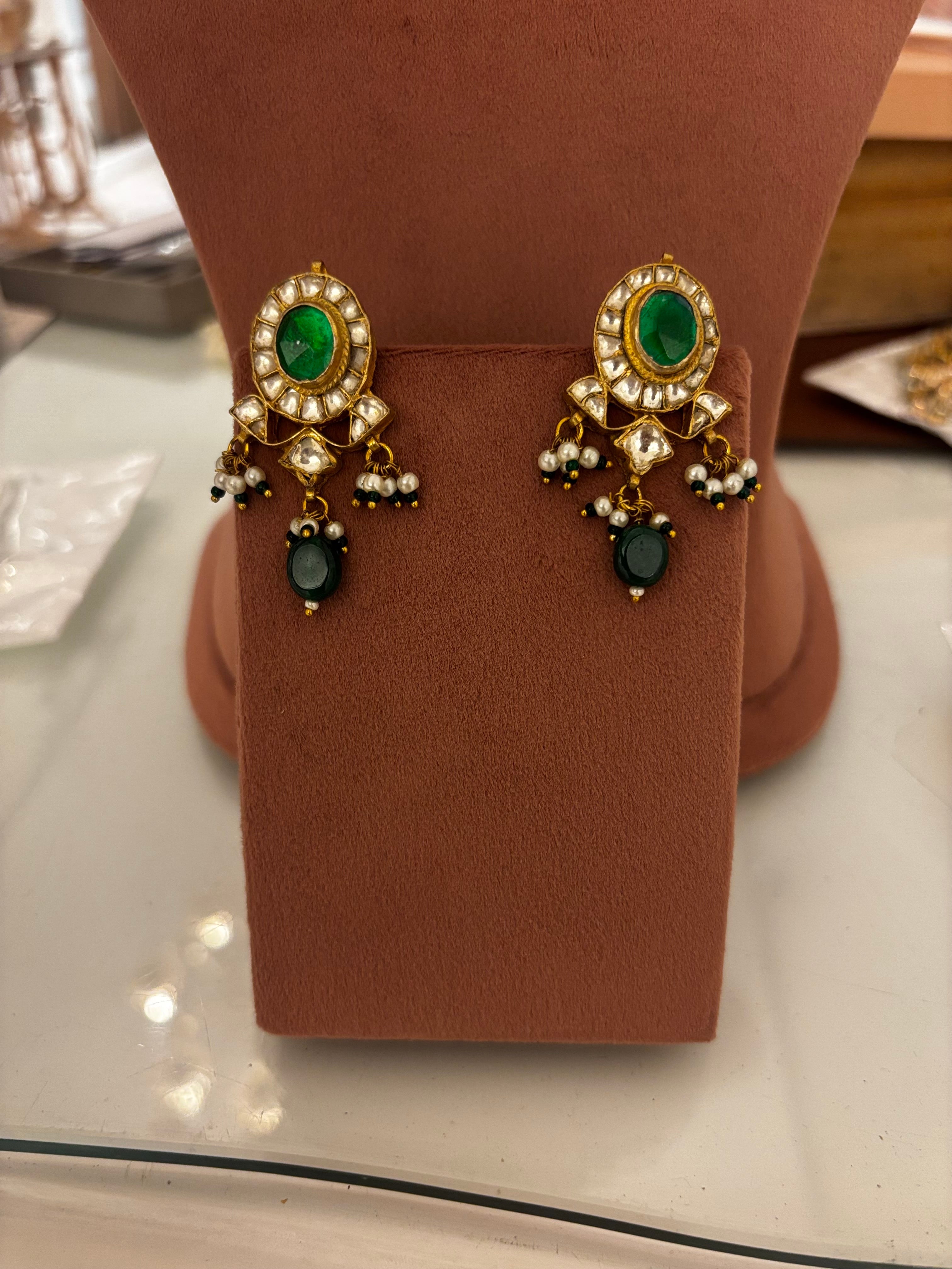 👑 ChandRatna Pachi Mala – Emerald Pearl Chand Locket Necklace