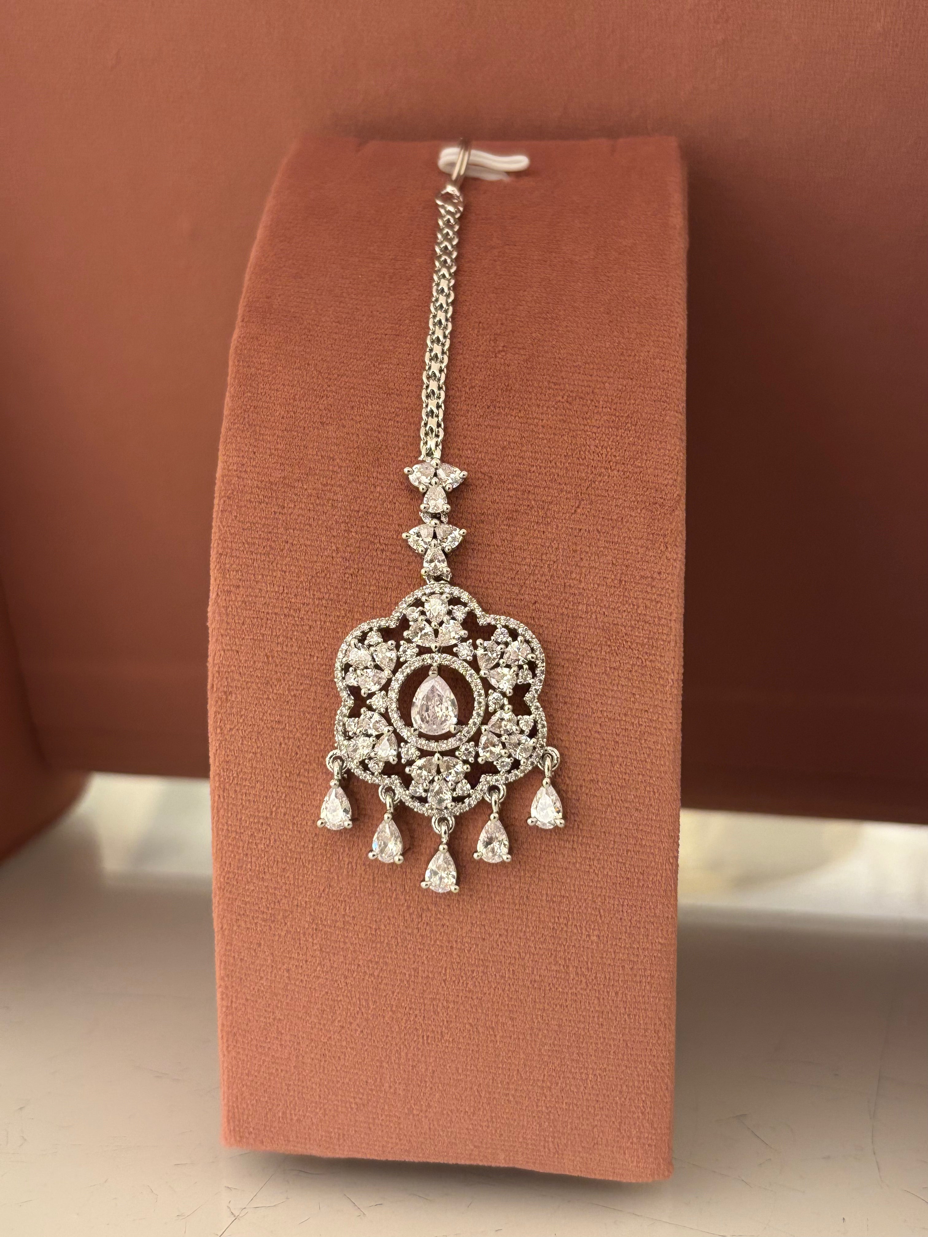 Zareen AD Maangtikka