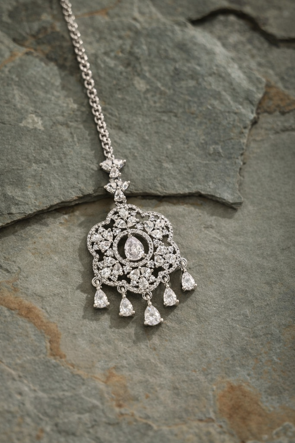 Zareen AD Maangtikka