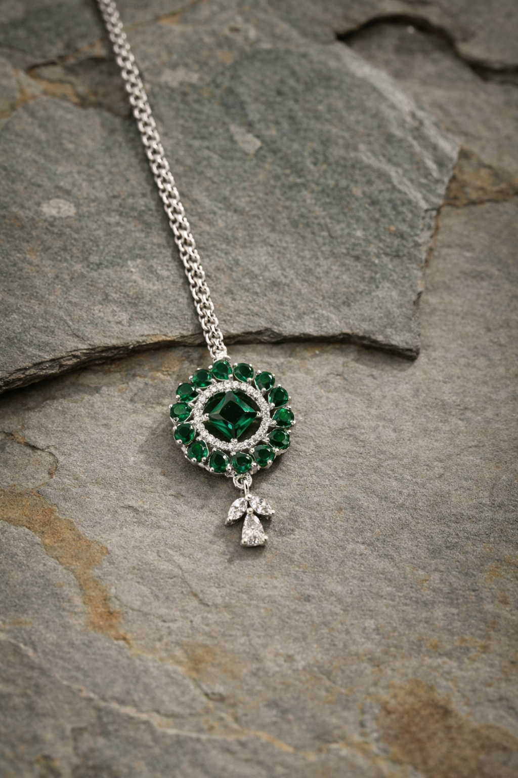 Noori Mini AD Maangtikka