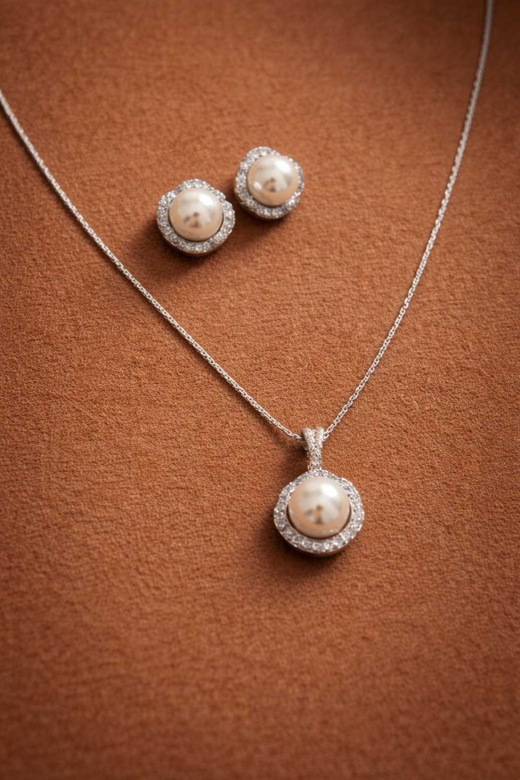Lunara Pearl Grace Set – Pure Silver Studs & Pendant with Chain