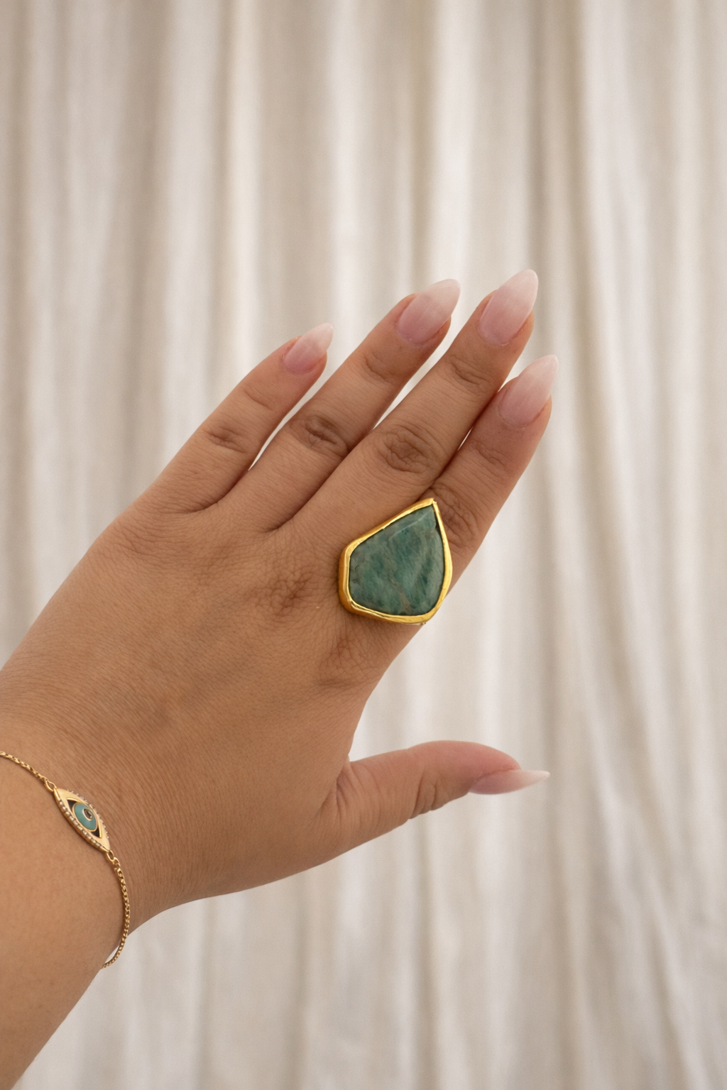 ✨ Veranya GreenAura Ring – Natural Stone Statement Luxury Jewellery (adjustable)