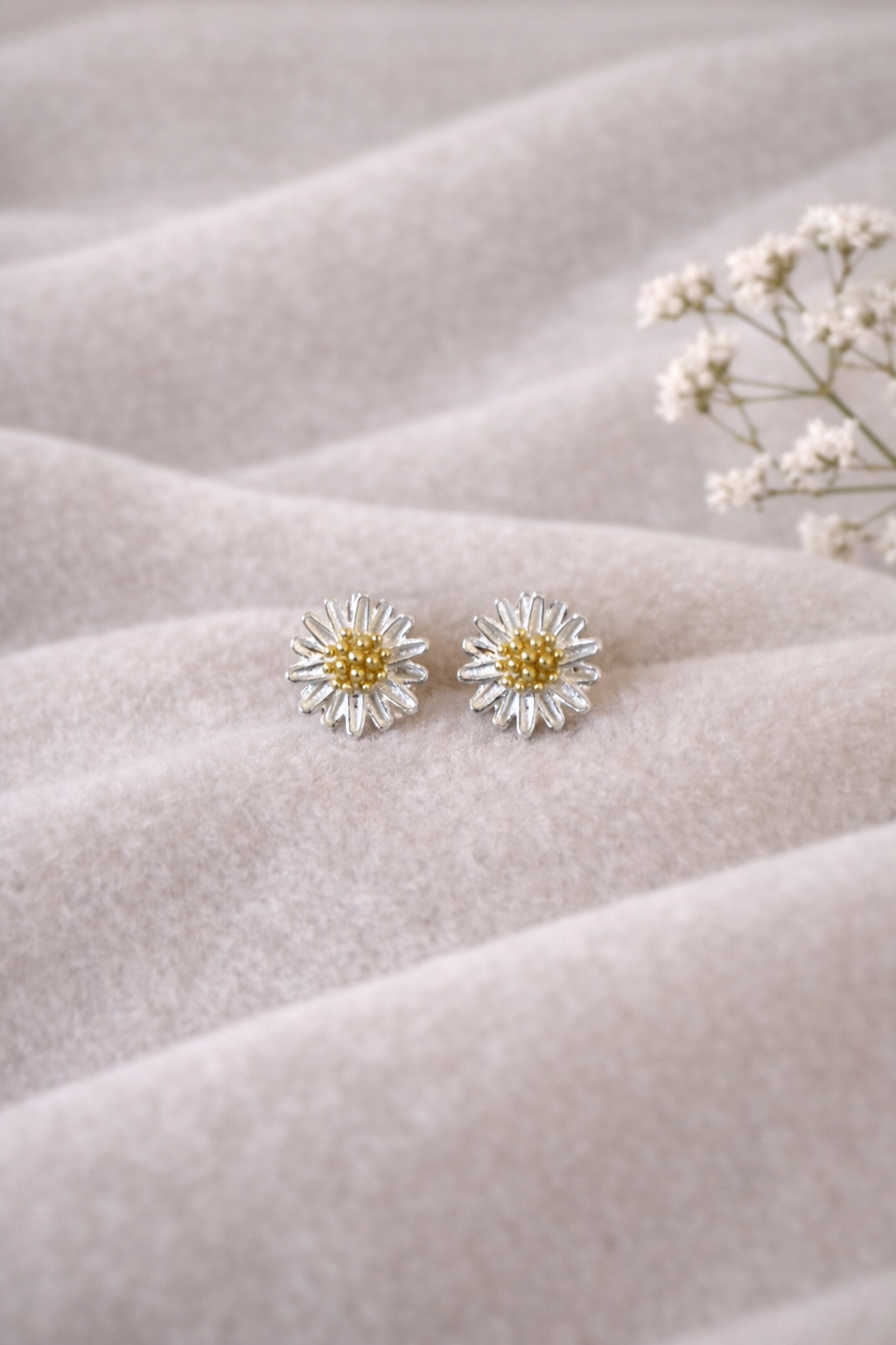 Golden Daisy Silver Stud Earrings (92.5 Silver)