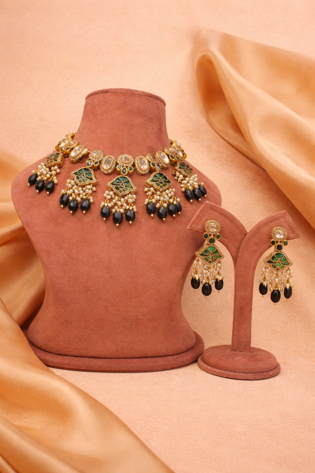 Shyamika Jharokha Necklace Set