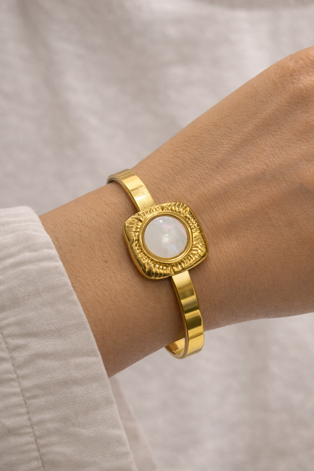 Noor Sitara Cuff Bangle
