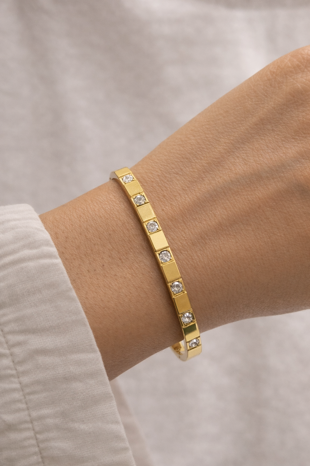 Sitara Noor Line Bracelet