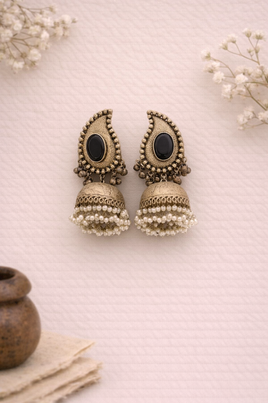 Siyah Noor / سیاہ نور / Black Light Jhumkas