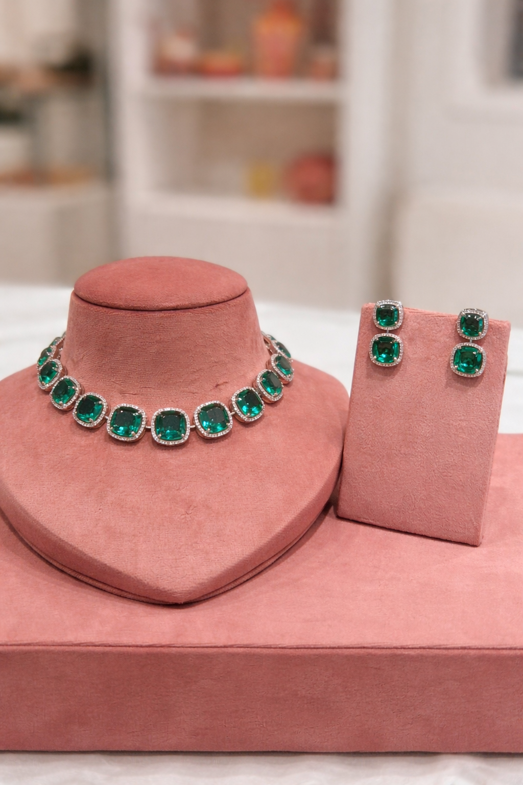 The Emerald Court Necklace Set