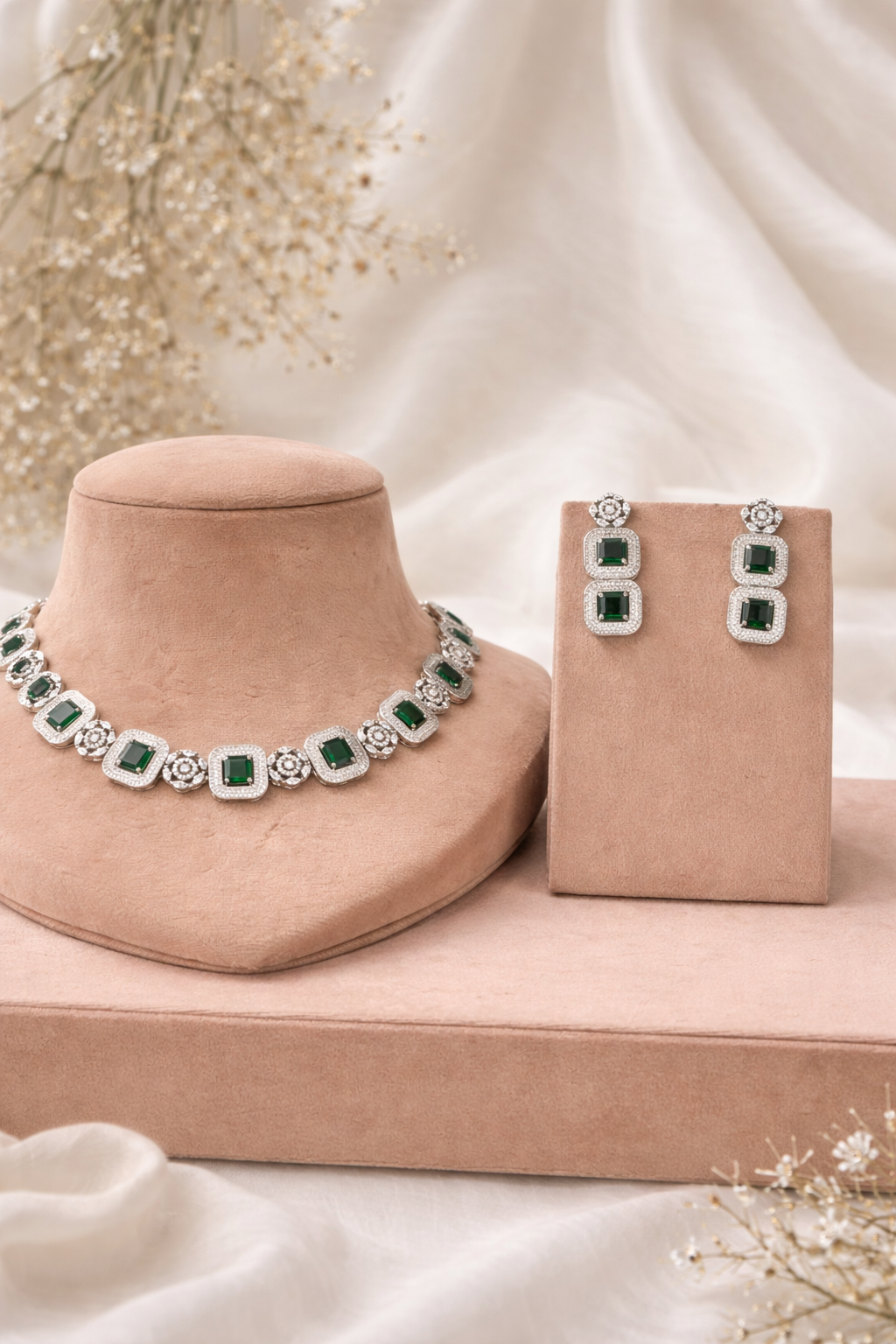 The Verdant Heirloom Necklace Set