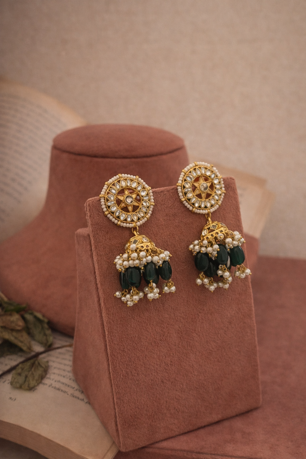 Zeenat-e-Nigar Emerald Choker Set
